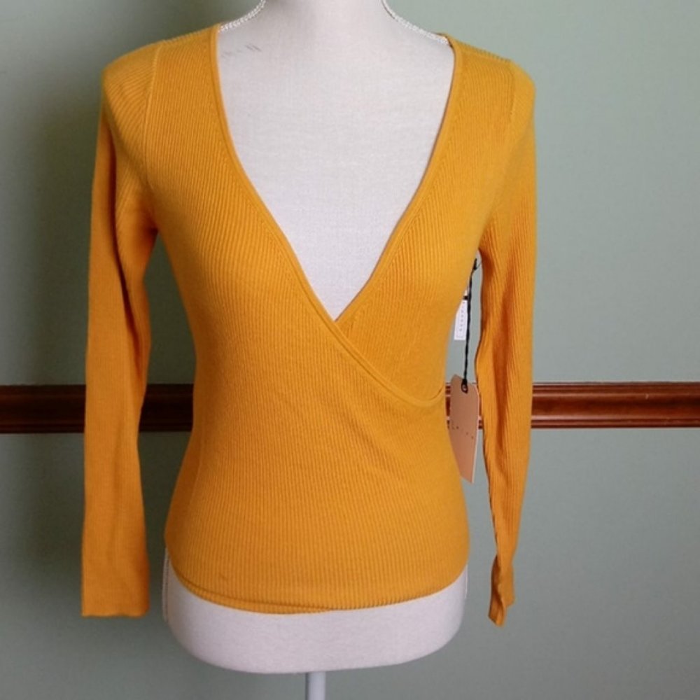 NWT LEITH size small ribbed top